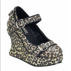 Vintage Y2K cheetah platforms